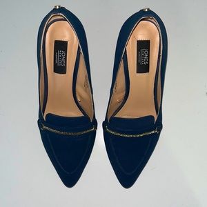 BRAND NEW! Jones New York heels in Navy Blue - size 6